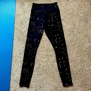 Spiritual Gangster black and gold leggings size small